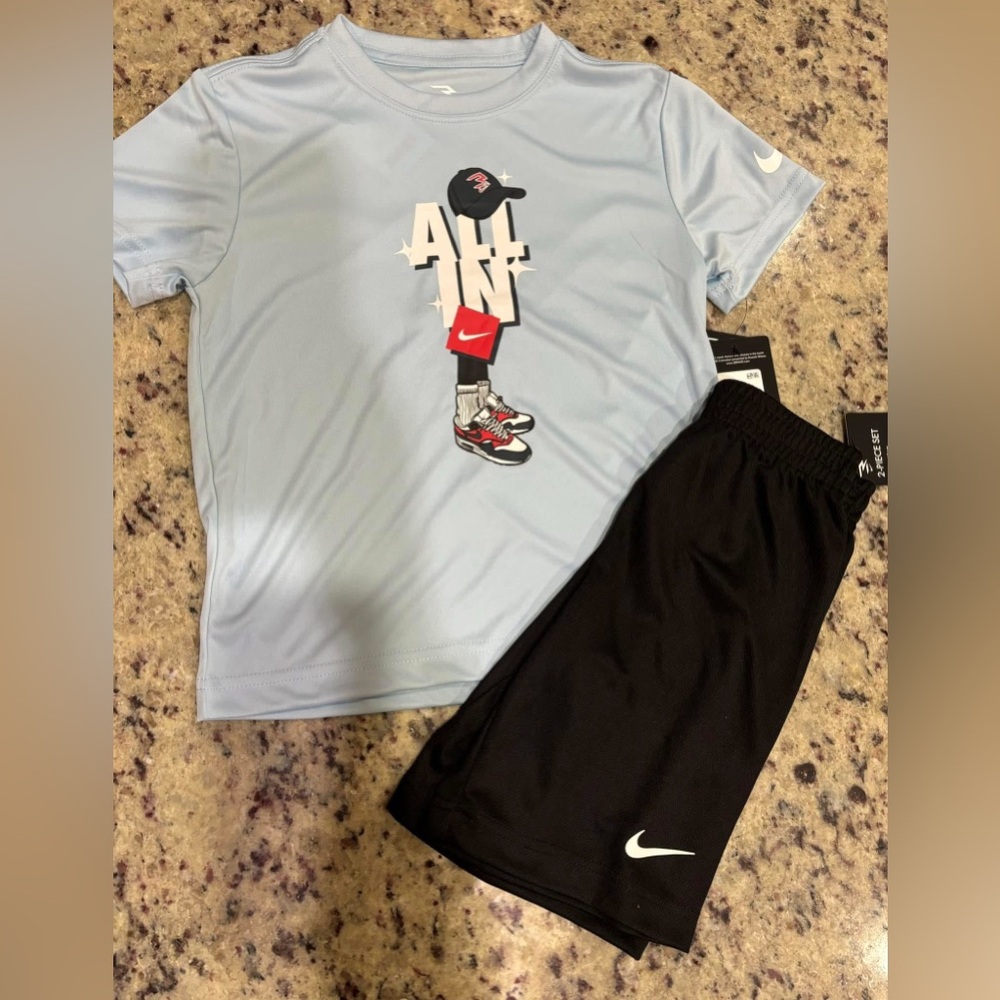 Nike dri fit short set NWt shoebox logo